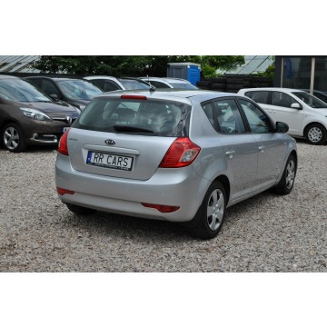 Kia Ceed  Hatchback 2011,  1.4 benzyna - Na sprzedaż za 16 000 zł - Warszawa - zdjęcie 7