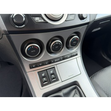 Mazda 3  Hatchback 2009,  2.0 benzyna - Na sprzedaż za 18 600 zł - Końskie - zdjęcie 10
