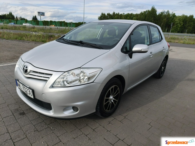 Toyota Auris  Hatchback 2013,  1.3 benzyna - Na sprzedaż za 16 800 zł - Lipówki