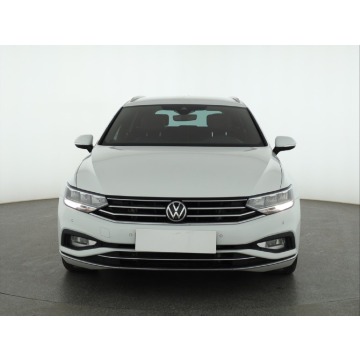 Volkswagen Passat  Kombi 2020,  2.0 diesel, automat - Na sprzedaż za 77 999 zł - Piaseczno - zdjęcie 2