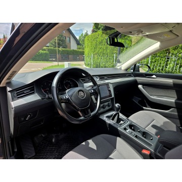Volkswagen Passat 2018,  2.0 diesel - Na sprzedaż za 39 900 zł - Tychy - zdjęcie 9
