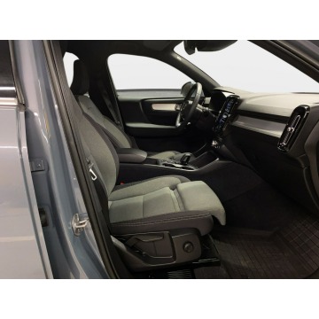Volvo   SUV 2023,  1.5 hybryda, automat - Na sprzedaż za 131 300 zł - Warszawa - zdjęcie 12