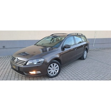 Volkswagen Passat 2012,  1.4 benzyna - Na sprzedaż za 27 900 zł - Chlewice - zdjęcie 2