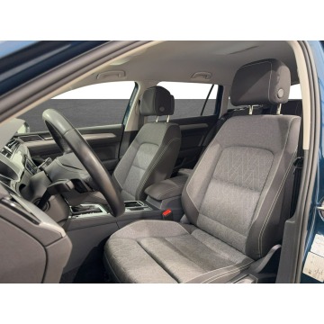 Volkswagen Passat  Kombi 2022,  2.0 diesel, automat - Na sprzedaż za 76 900 zł - Warszawa - zdjęcie 10