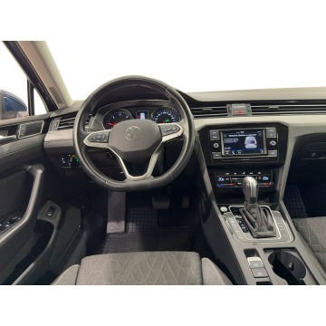 Volkswagen Passat  Kombi 2022,  2.0 diesel, automat - Na sprzedaż za 76 900 zł - Warszawa - zdjęcie 9