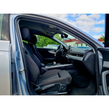 Audi A4  Kombi 2019,  2.0 diesel, automat - Na sprzedaż za 66 900 zł - Szczecin - zdjęcie 11