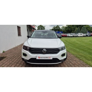 Volkswagen T-Roc  SUV 2021,  2.0 diesel - Na sprzedaż za 77 800 zł - Paproć - zdjęcie 2