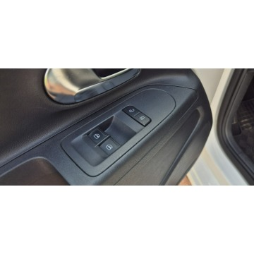 Volkswagen up!  Hatchback 2015,  1.0 benzyna - Na sprzedaż za 21 900 zł - Paproć - zdjęcie 12