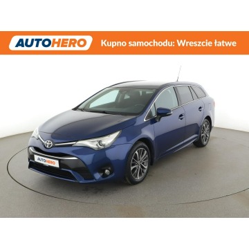 Toyota Avensis - automat navi kamera grzane fotele tempomat
