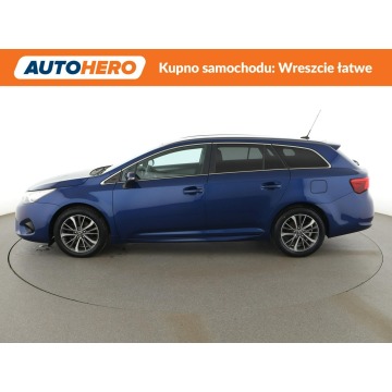 Toyota Avensis  Kombi 2015,  1.8 benzyna, automat - Na sprzedaż za 52 300 zł - Warszawa - zdjęcie 2