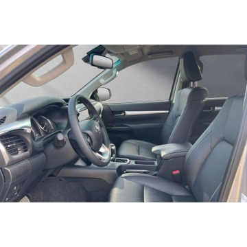 Toyota Hilux  SUV 2026,  2.8 hybryda, automat - Na sprzedaż za 228 641 zł - Szczecinek - zdjęcie 3