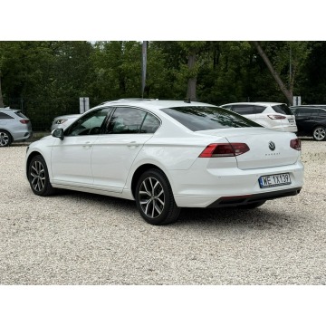 Volkswagen Passat  Sedan/Limuzyna 2020,  2.0 diesel, automat - Na sprzedaż za 72 800 zł - Pęcice - zdjęcie 6