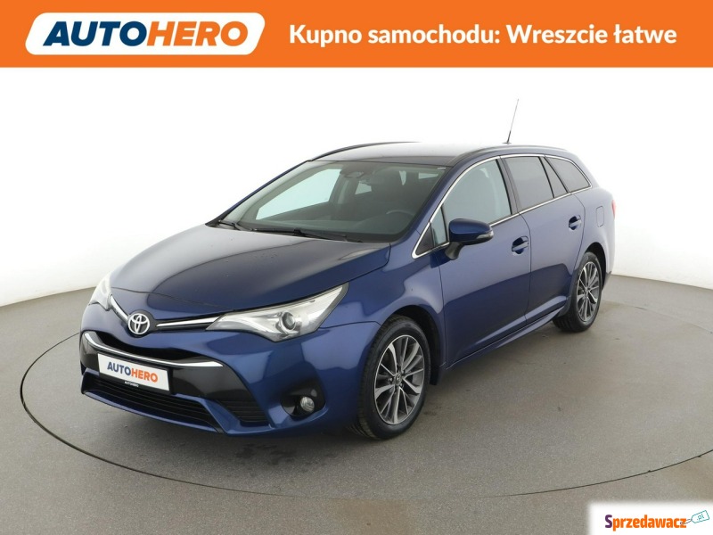 Toyota Avensis  Kombi 2015,  1.8 benzyna, automat - Na sprzedaż za 52 300 zł - Warszawa