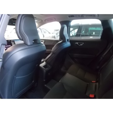 Volvo XC60  SUV 2021 benzyna - Na sprzedaż za 137 500 zł - Dębica - zdjęcie 7