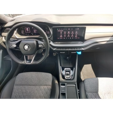 Skoda Octavia  Liftback 2024,  1.5 benzyna, automat - Na sprzedaż za 122 900 zł - Tychy - zdjęcie 9