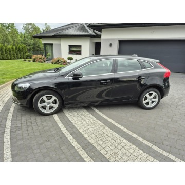 Volvo V40  Hatchback 2015,  2.0 diesel - Na sprzedaż za 36 700 zł - Drelów - zdjęcie 2
