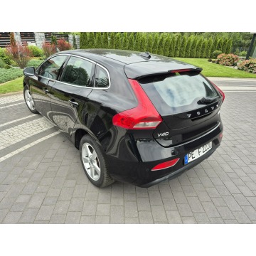 Volvo V40  Hatchback 2015,  2.0 diesel - Na sprzedaż za 36 700 zł - Drelów - zdjęcie 3