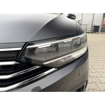 Volkswagen Passat  Kombi 2023,  1.5 benzyna, automat - Na sprzedaż za 84 400 zł - Jawczyce - zdjęcie 9