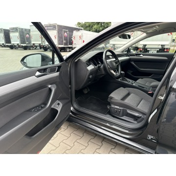 Volkswagen Passat  Kombi 2023,  1.5 benzyna, automat - Na sprzedaż za 84 400 zł - Jawczyce - zdjęcie 10