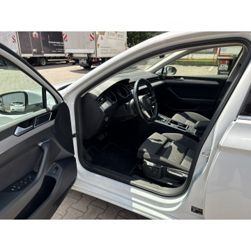 Volkswagen Passat  Kombi 2023,  1.5 benzyna, automat - Na sprzedaż za 81 000 zł - Jawczyce - zdjęcie 10