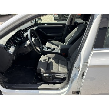 Volkswagen Passat  Kombi 2023,  1.5 benzyna, automat - Na sprzedaż za 81 000 zł - Jawczyce - zdjęcie 11