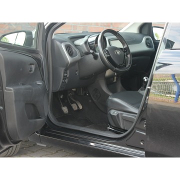 Toyota Aygo  Hatchback 2017,  1.0 benzyna - Na sprzedaż za 19 990 zł - Mysłowice - zdjęcie 12