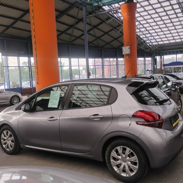 Peugeot 208  Hatchback 2019,  1.2 benzyna - Na sprzedaż za 26 700 zł - Mysłowice - zdjęcie 6