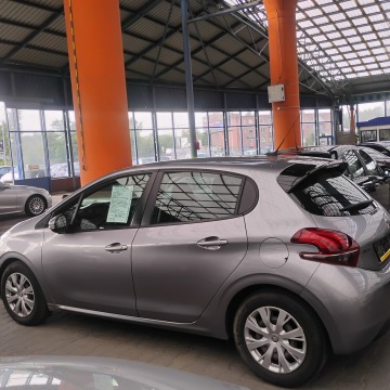 Peugeot 208  Hatchback 2019,  1.2 benzyna - Na sprzedaż za 26 700 zł - Mysłowice - zdjęcie 7