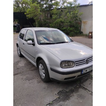 Volkswagen Golf  Hatchback 2000,  1.4 benzyna - Na sprzedaż za 1 300,00 zł - Wrocław - zdjęcie 3
