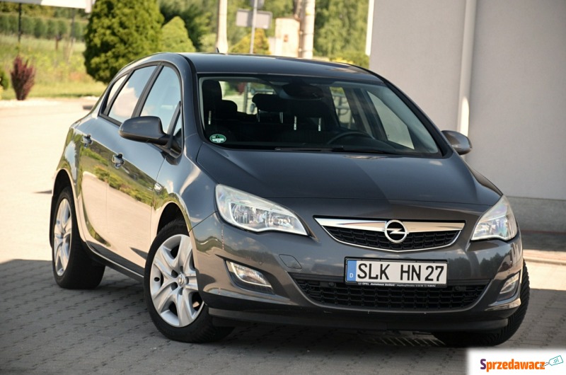 Opel Astra  Hatchback 2011,  1.4 benzyna - Na sprzedaż za 19 900 zł - Ostrów Mazowiecka