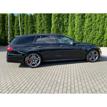 Mercedes - Benz E-klasa  Kombi 2019,  4.0 benzyna, automat - Na sprzedaż za 220 000 zł - Baranowo - zdjęcie 4