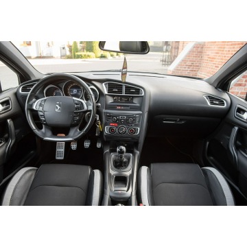 Citroen DS4  Hatchback 2015,  1.6 diesel - Na sprzedaż za 27 700 zł - Zwoleń - zdjęcie 5