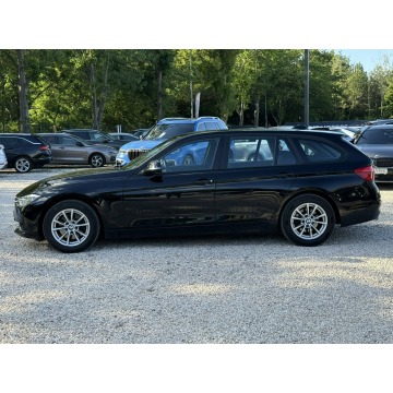 BMW Seria 3  Kombi 2017,  2.0 diesel, automat - Na sprzedaż za 39 800 zł - Pęcice - zdjęcie 7