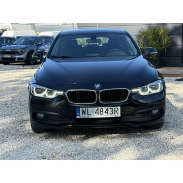 BMW Seria 3  Kombi 2017,  2.0 diesel, automat - Na sprzedaż za 39 800 zł - Pęcice - zdjęcie 9