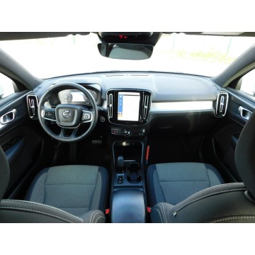Volvo   SUV 2022,  1.5 benzyna, automat - Na sprzedaż za 84 444 zł - Żyrardów - zdjęcie 6