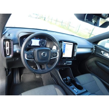 Volvo   SUV 2022,  1.5 benzyna, automat - Na sprzedaż za 84 444 zł - Żyrardów - zdjęcie 8