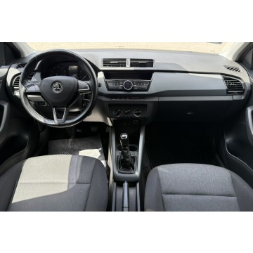 Skoda Fabia  Hatchback 2017,  1.2 benzyna - Na sprzedaż za 28 900 zł - Pyzdry - zdjęcie 9