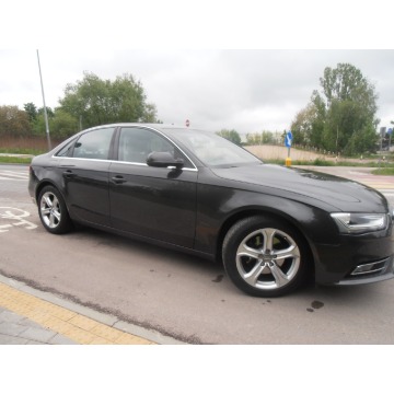 AUDI A4  2013 r . 1,8 benzyna TFSI