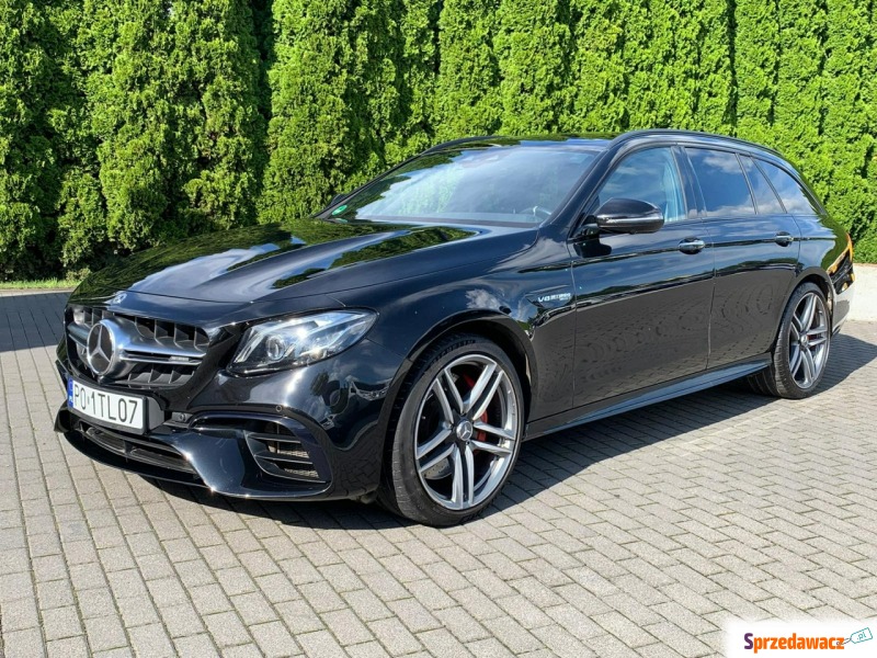Mercedes - Benz E-klasa  Kombi 2019,  4.0 benzyna, automat - Na sprzedaż za 220 000 zł - Baranowo