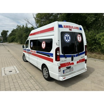 Renault Trafic 2016 Karetka Ambulans Zarejest... - Pojazdy specjalistyczne - Gostyń - zdjęcie 4