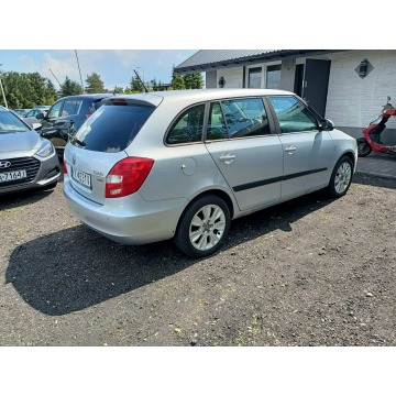 Skoda Fabia  Kombi 2011,  1.6 diesel - Na sprzedaż za 5 200,00 zł - Tarnów - zdjęcie 2