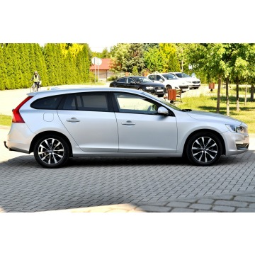 Volvo V60  Kombi 2017,  2.0 diesel - Na sprzedaż za 37 900 zł - Płock - zdjęcie 10