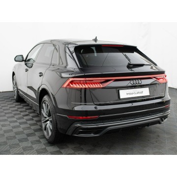 Audi Q8  SUV 2023,  3.0 diesel, automat - Na sprzedaż za 284 850 zł - Gdynia - zdjęcie 4