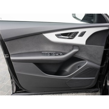 Audi Q8  SUV 2023,  3.0 diesel, automat - Na sprzedaż za 284 850 zł - Gdynia - zdjęcie 9