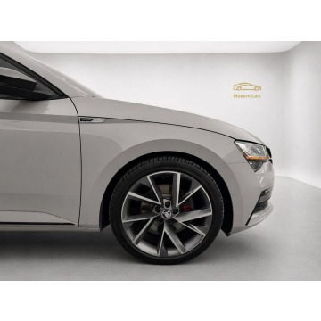 Skoda Superb  Kombi 2021,  2.0 diesel, automat - Na sprzedaż za 124 900 zł - Pozowice - zdjęcie 9
