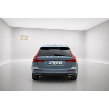 Volvo V60  Kombi 2022,  2.0 benzyna, automat - Na sprzedaż za 169 900 zł - Pozowice - zdjęcie 10