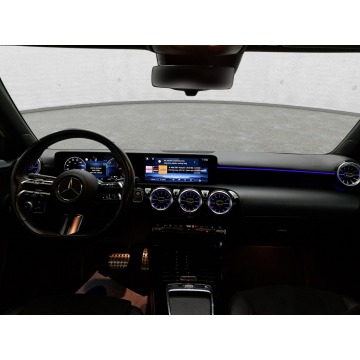 Mercedes - Benz A-klasa  Sedan/Limuzyna 2023,  1.3 diesel, automat - Na sprzedaż za 127 736 zł - Komorniki - zdjęcie 9