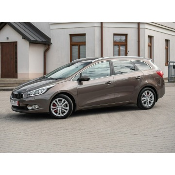 Kia Ceed  Kombi 2015,  1.6 diesel - Na sprzedaż za 24 700 zł - Zwoleń - zdjęcie 12