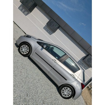 Toyota Yaris  Hatchback 2015,  1.0 benzyna - Na sprzedaż za 25 500 zł - Miękinia - zdjęcie 4