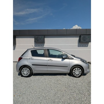 Toyota Yaris  Hatchback 2015,  1.0 benzyna - Na sprzedaż za 25 500 zł - Miękinia - zdjęcie 6